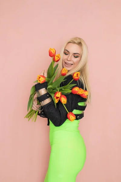 Young Elegant Woman Trendy Jeans Jacket Blonde Hair Green Dress —  Fotos de Stock