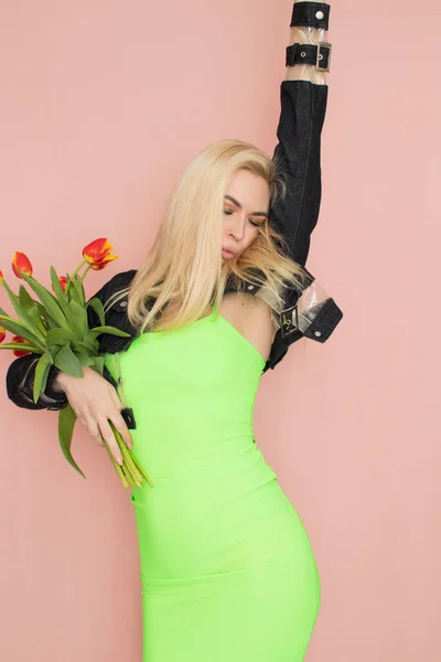 Young Elegant Woman Trendy Jeans Jacket Blonde Hair Green Dress — Stock Fotó