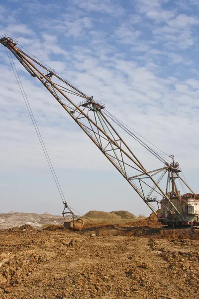 The industrial mechanism - a mountain dredge — Stock Photo, Image