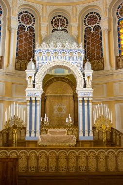 senagoga - Yahudi tapınağı.