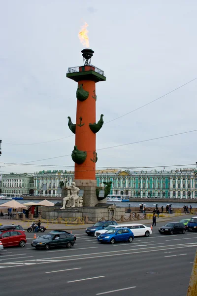 Neva Nehri üzerinde hareketli köprüler. St. petersburg. Rusya. — Stok fotoğraf