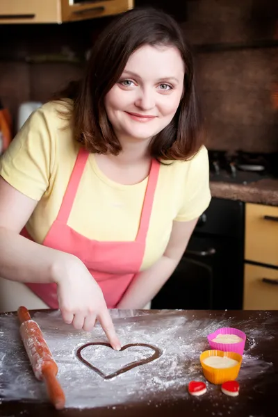 artı boyutu çekici kadın kalp şekli resim ve c hazırlanıyor