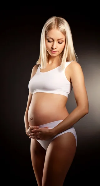 Retrato de la mujer embarazada —  Fotos de Stock