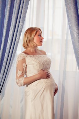 karşı pencere poz güzel hamile gelin