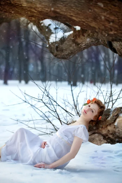 Woman in park — Stock Photo, Image