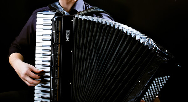 изношенные кнопки аккордеона
