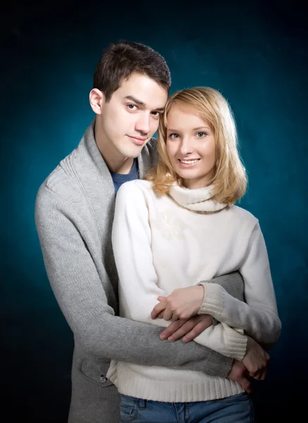 YOung couple hugging wearing warm sweater — Stock Photo, Image