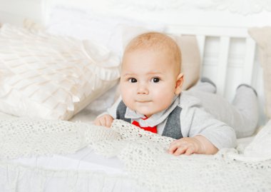 küçük çocuk kapalı