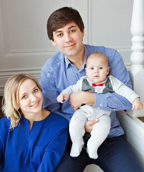 Portrait of a happy family — Stock Photo, Image