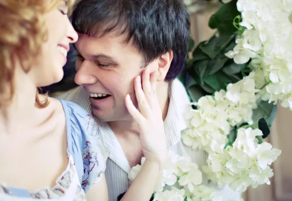 Retrato de pareja embarazada feliz . — Foto de Stock