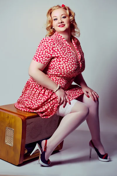 Pin up girl posing over white background — Stock Photo, Image