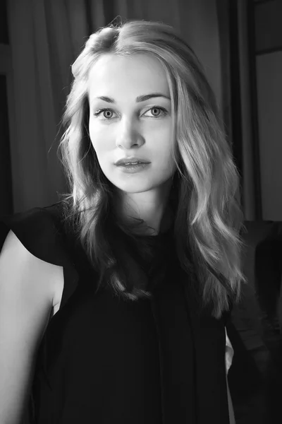 Black and white portrait of blonde woman — Stock Photo, Image