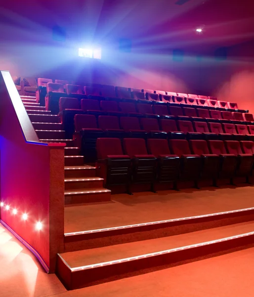 Rijen van theater zitplaatsen — Stockfoto