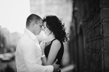 Romantik Çift kucaklama