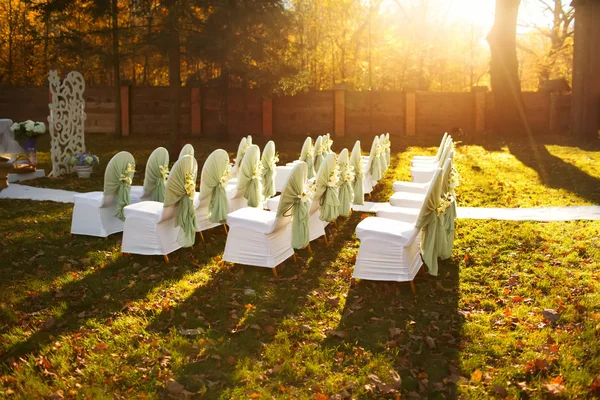 Ceremonie in prachtige herfst tuin — Stockfoto