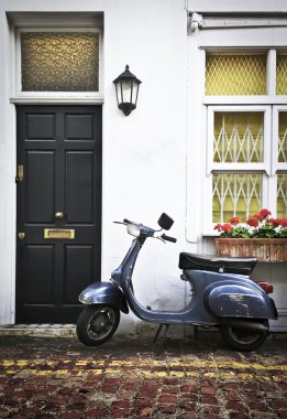Scooter içinde Londra mews