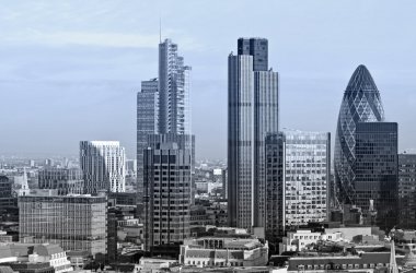 Londra şehri, küresel finans sektörünün önde gelen merkezlerinden biridir..