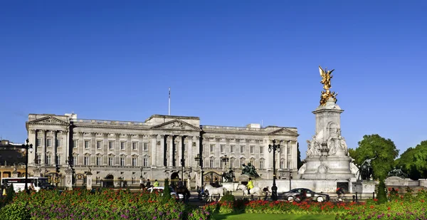 Palácio de Buckingham no verão — Fotografia de Stock