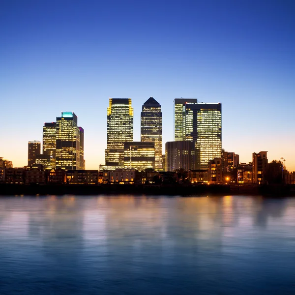 Canary Wharf at twilight — Stock Photo, Image