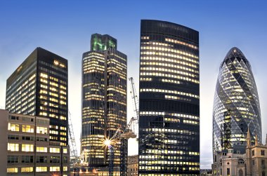 Londra finans bölgesine alacakaranlıkta