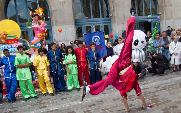 Chinese martial arts on opening of Moon festival at Paris — Stock Photo, Image
