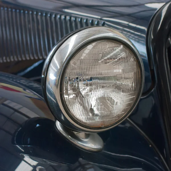 アンティークの車のヘッドライト — ストック写真