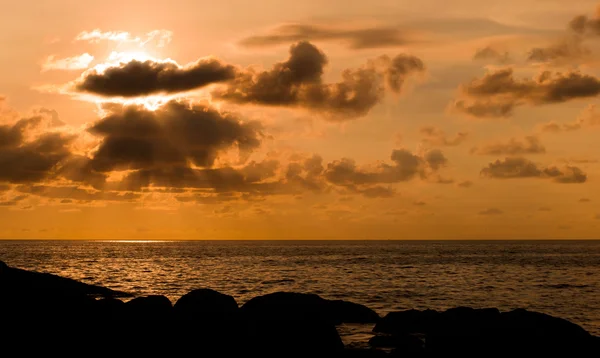 日没時のビーチ — ストック写真