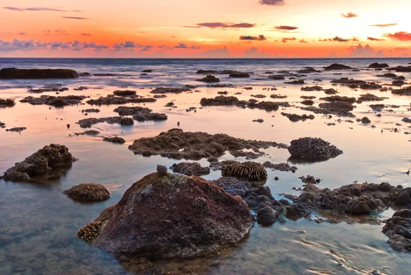 Tramonto colorato di Nai Harn Beach — Foto Stock