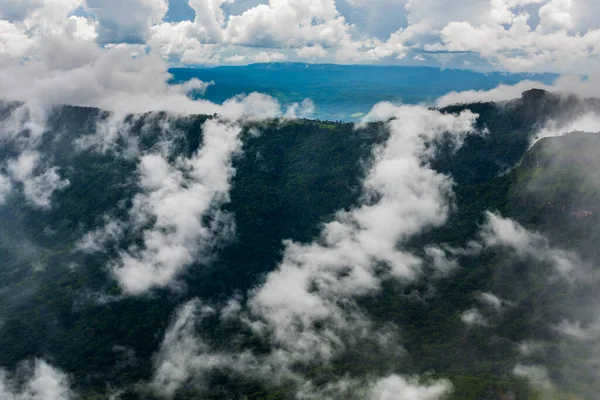 Nubes Niebla Cubren Los Picos Las Montañas Selvas Tropicales Tailandia —  Fotos de Stock