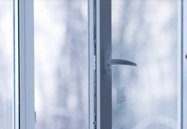 Plastik pencere açık