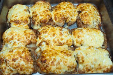 Mayonez ve peynirli fırında