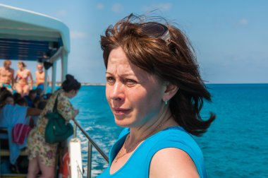 Orta yaşlı kadın.