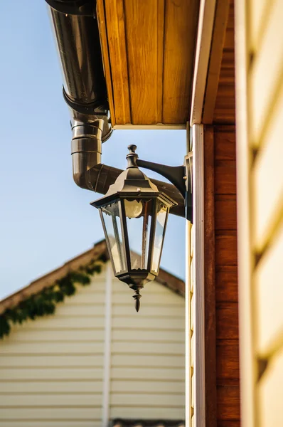 Laterne an der Wand — Stockfoto