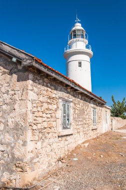 Deniz feneri ve ev