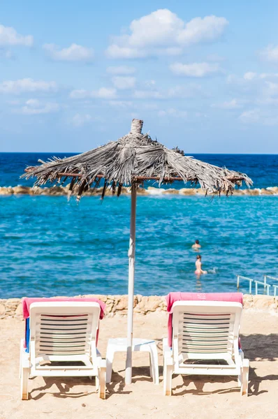 Beach Kypr deštníky — Stock fotografie