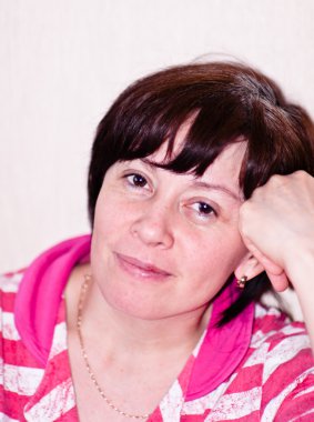 Orta yaşlı kadın.