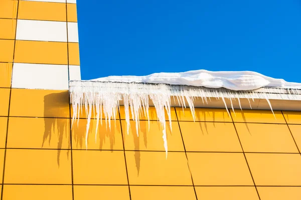 An icicle in the sun — Stock Photo, Image