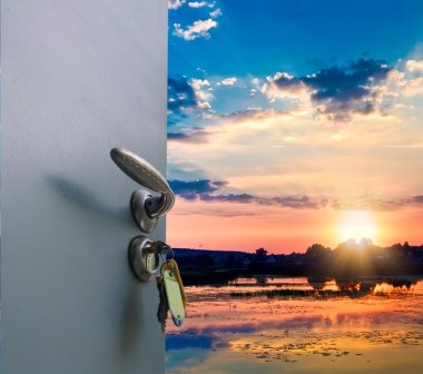 Günbatımında bulutlar