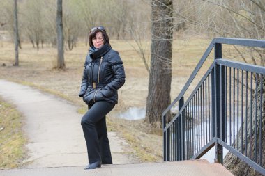 esmer orta yaşlı bir kadın