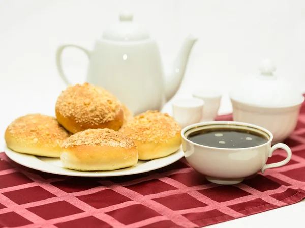 Cake with tea — Stock Photo, Image