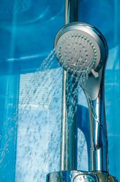 Ducha en un baño —  Fotos de Stock