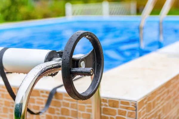 Treppe zum Pool — Stockfoto