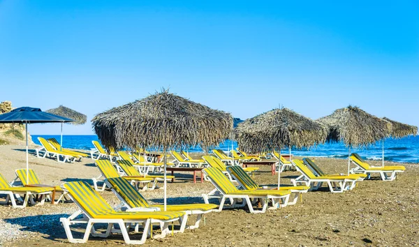 Sombrillas de playa cyprus —  Fotos de Stock