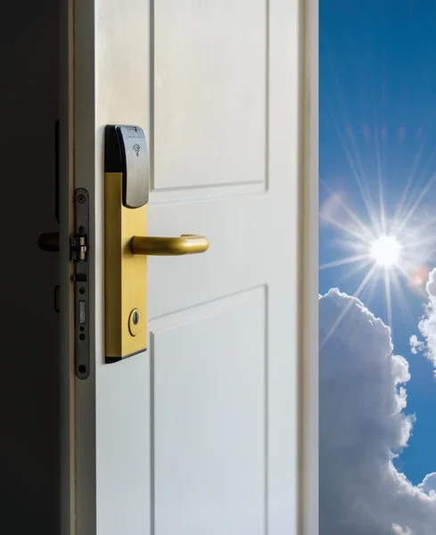 Öppna dörren till himlen — Stockfoto