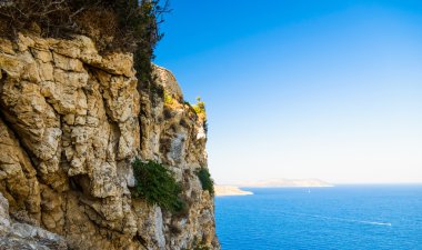 Deniz rocky bay