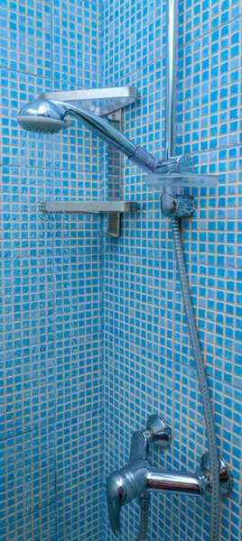 Douche dans une salle de bains — Photo