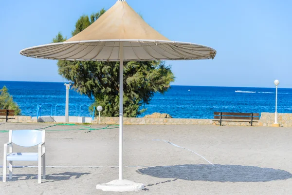 Пляж парасольки Кіпру — стокове фото