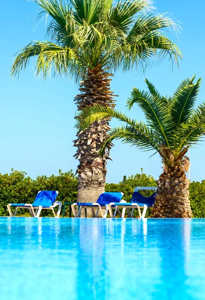 Staircase to the pool — Stock Photo, Image