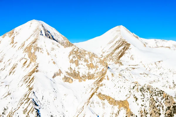 Winterlandschap van besneeuwde bergen Pirijn — Stockfoto