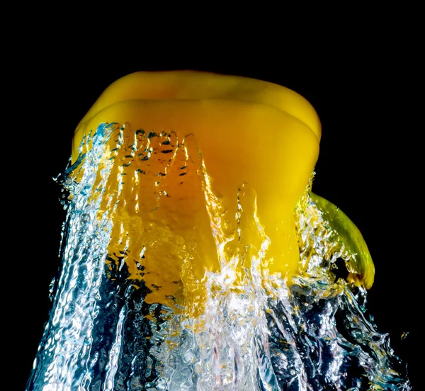 Pepper dive into water — Stock Photo, Image